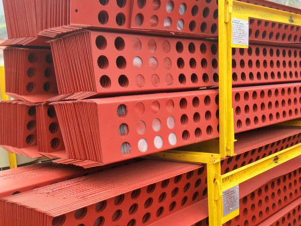 Gas Distribution Screens